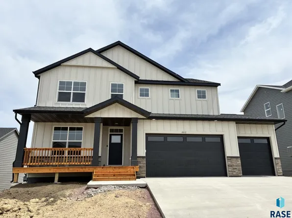 2612 S Copper Creek Ave, Sioux Falls, SD 57110