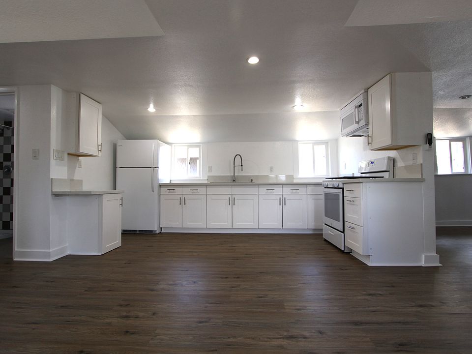 1st image of 335 1/2 N Avenue 53