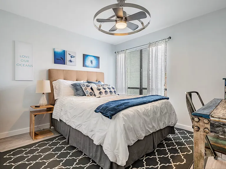 QUEEN BEDROOM