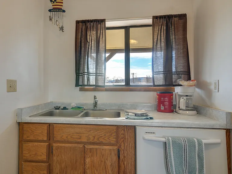 25 E Lexington #4 — Photo 8