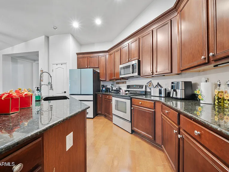 17239 W Ironwood St — Photo 28