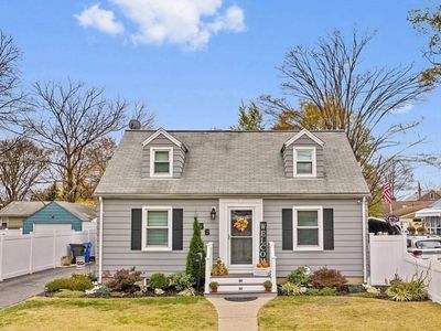 156 Windemere St, Springfield, MA, 01104