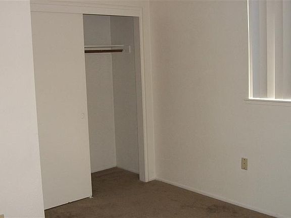 3rd image of 1317 Hobart Dr