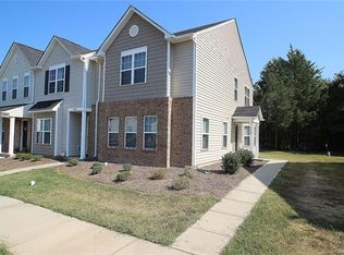 9528 Brackenview Ct, Charlotte, NC 28214