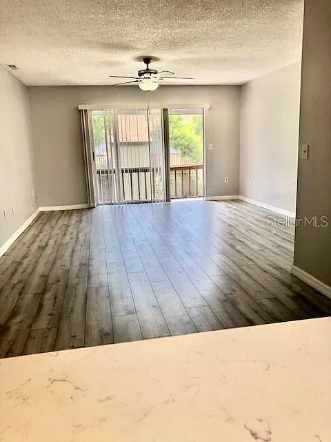 2 bed, 2.0 bath, 967 sqft, $1,545 — Photo 3