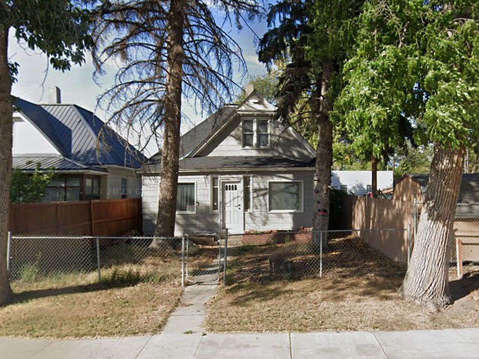 1st image of 705 2nd Ave S