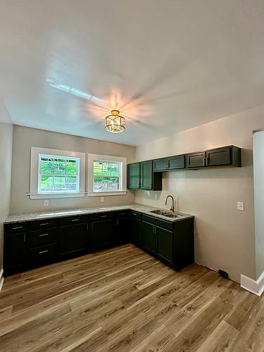 1368 Buena Vista Blvd SE #B Photo 1