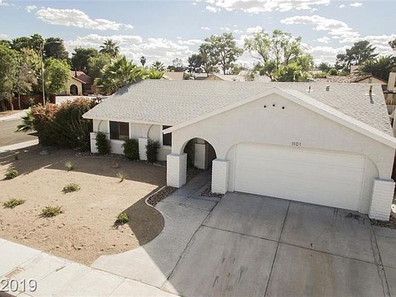 2nd image of 1101 Woodbridge Dr