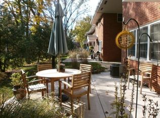 449 W Wisconsin Ave, Oconomowoc, WI 53066