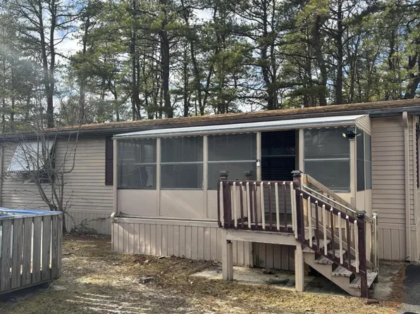 26 Arbor Street, Manchester, NJ 08759