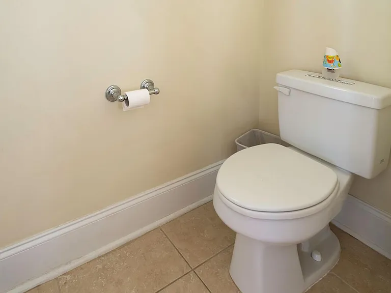 7414 Thomas Dr — Photo 16