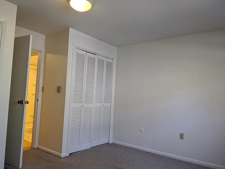 328 College St — Photo 31