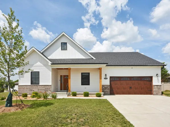 220 S Primrose Dr, Coal City, IL 60416