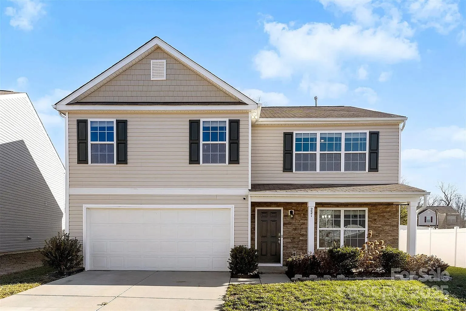 5 bed, 2528 sqft, $2,795 — Photo 1