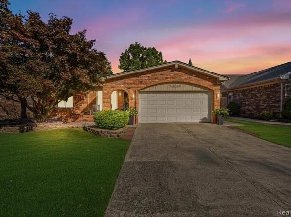 16729 White Plains Dr, Macomb, MI 48044