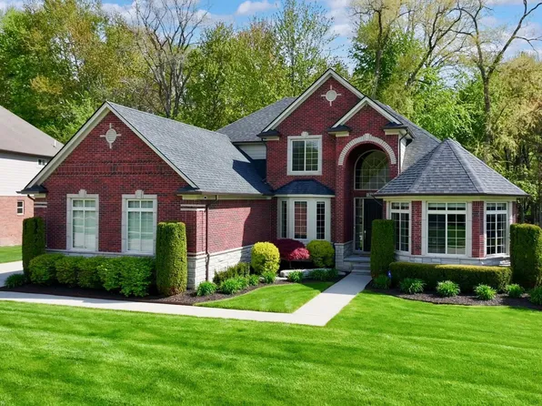 34389 Dante Dr, Chesterfield, MI 48047
