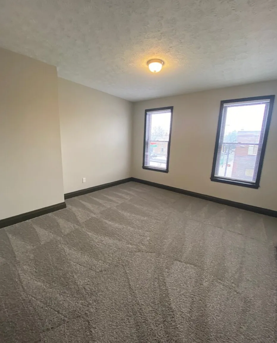 4 bed, 1.5 bath, 1700 sqft, $1,750 — Photo 1