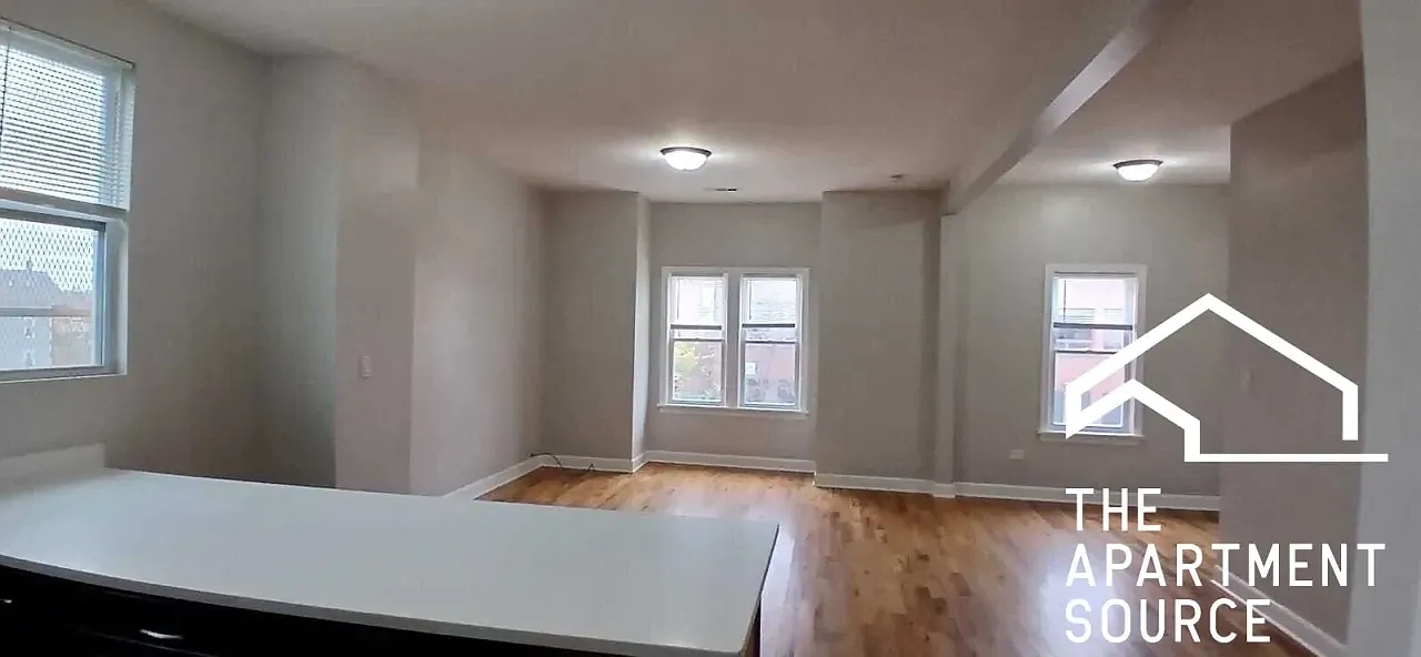 3 bed, 1300 sqft, $2,735 — Photo 2