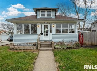 814 S 8th St, Pekin, IL