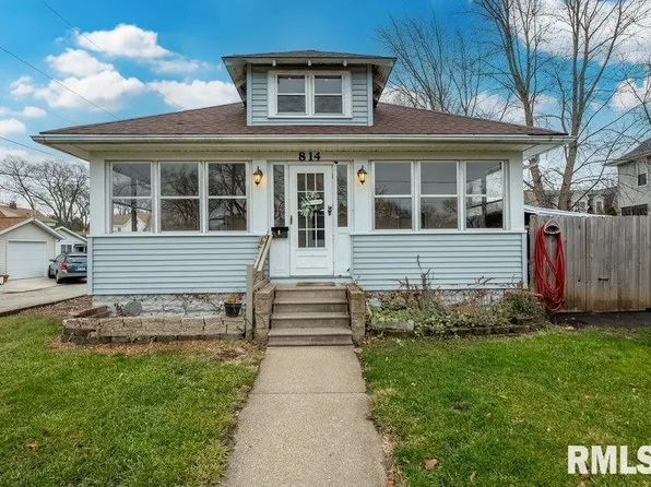 814 S 8th St, Pekin, IL 61554