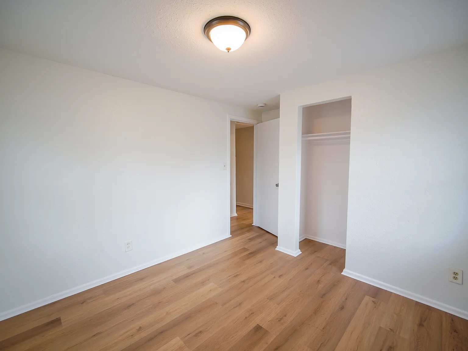 2 bed, $825 — Photo 4