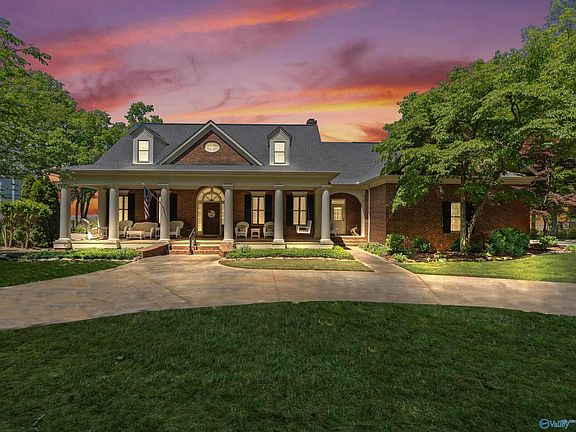 4th image of 451 Panorama Way E