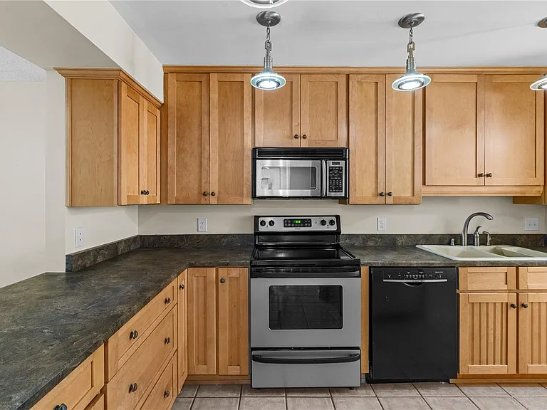 2851 SW 32nd Ave — Photo 15