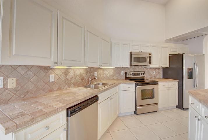 2nd image of 17268 Hampton Blvd #17268