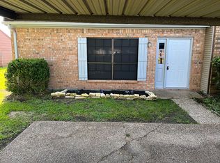 6820 25th St, Groves, TX 77619