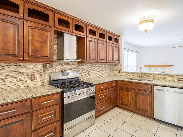 17501 Wiseman Dr — Photo 8