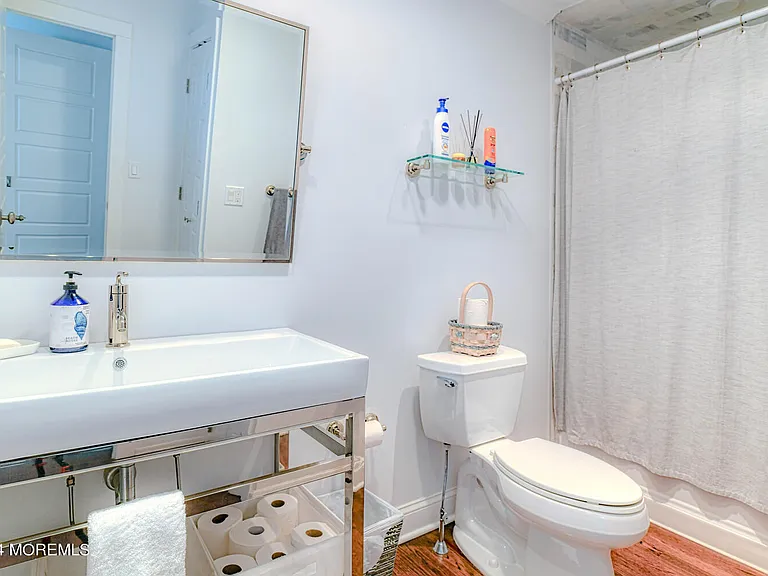 94 Embury Ave — Photo 17