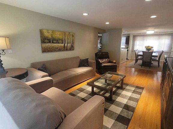 4th image of 2045 N Harlem Ave APT 1W