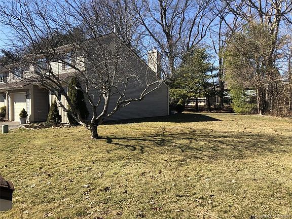 2nd image of 51 Copper Beech Dr Unit 51