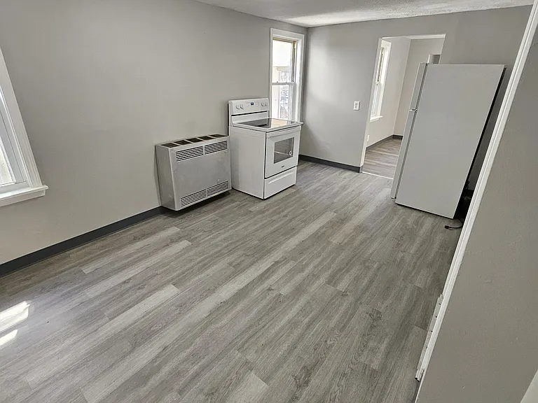 12 Van Buren St #A — Photo 21