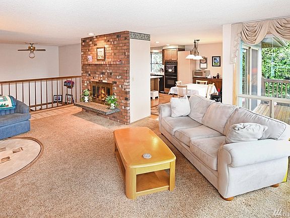 5th image of 3517 33rd St NE