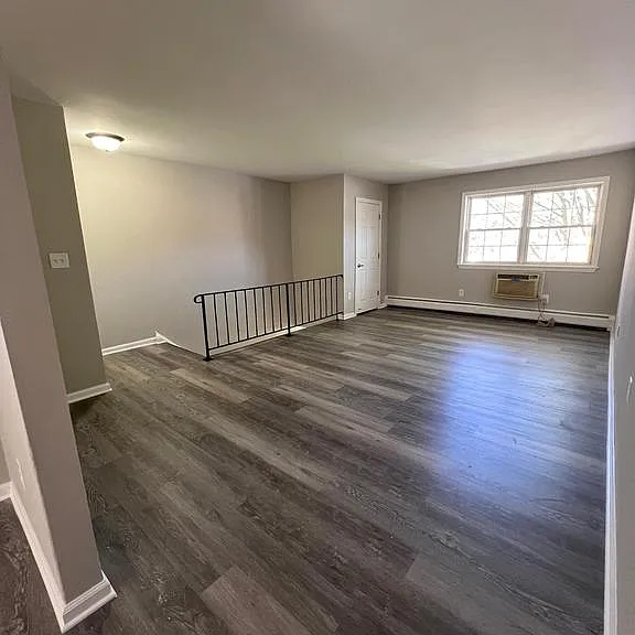 511 Garnet Dr — Photo 3