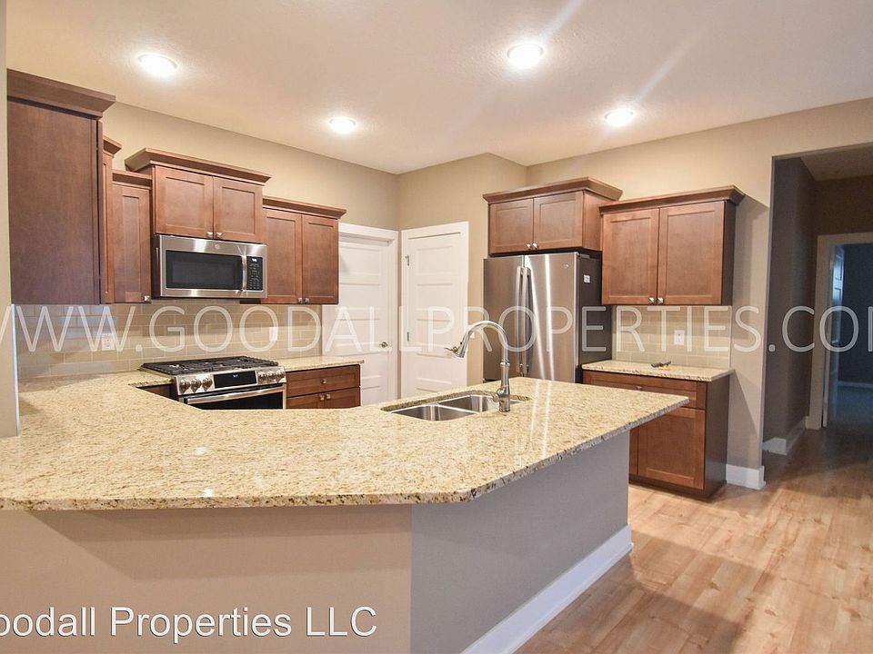 1st image of 1314 SW Campus Ln