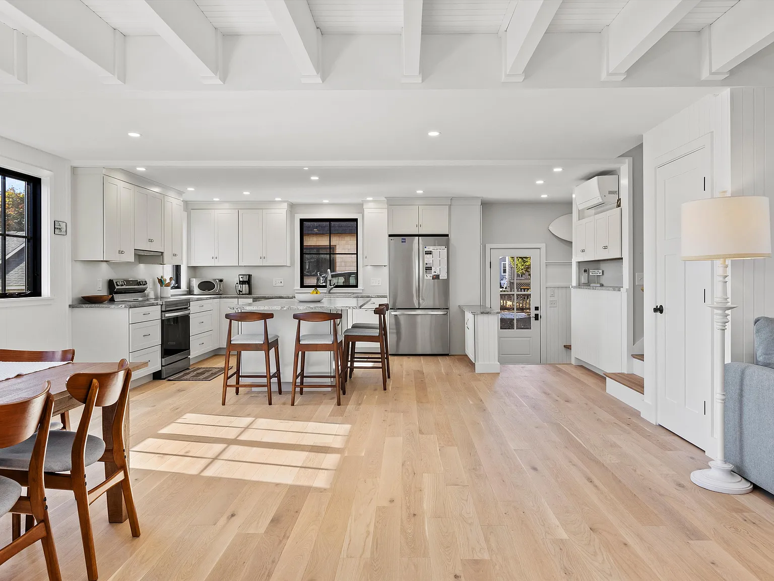 5 bed, 3.5 bath, $4,500 — Photo 3