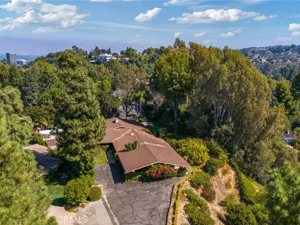 16027 Royal Oak Rd, Encino, CA 91436