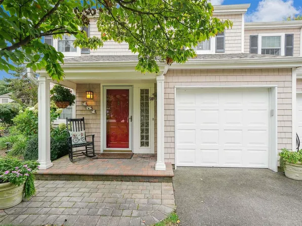 151 Boathouse Lane #151, Bay Shore, NY 11706