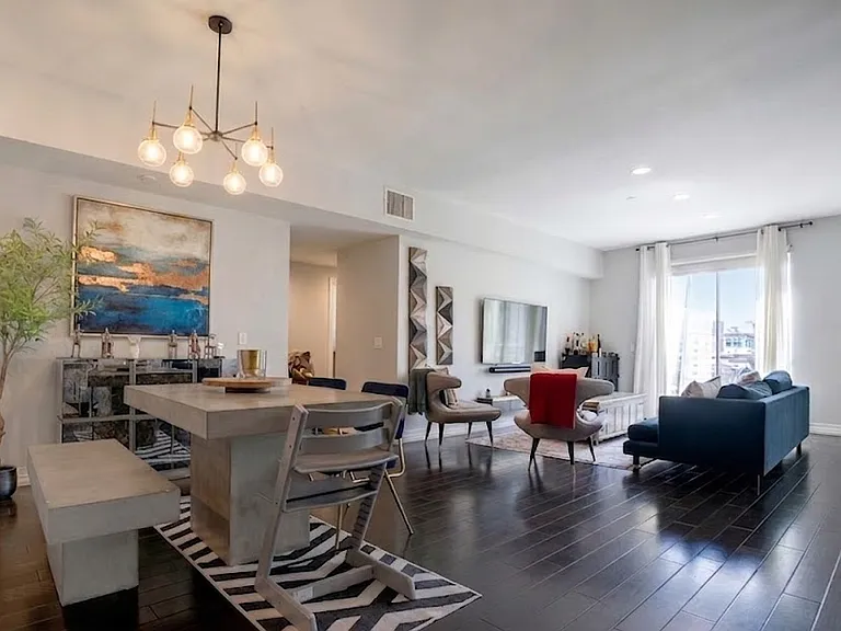 1430 S Beverly Glen Blvd #303 — Photo 4