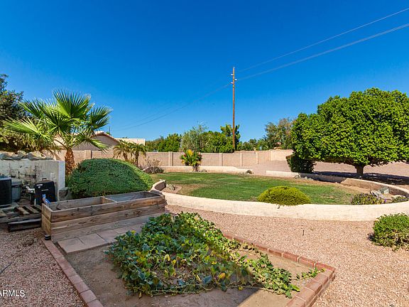 4th image of 1670 W SPRINGFIELD Way