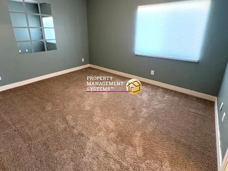 1909 E Magnolia Cir — Photo 13