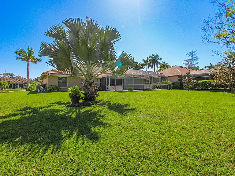 333 Wentworth Ct — Photo 47