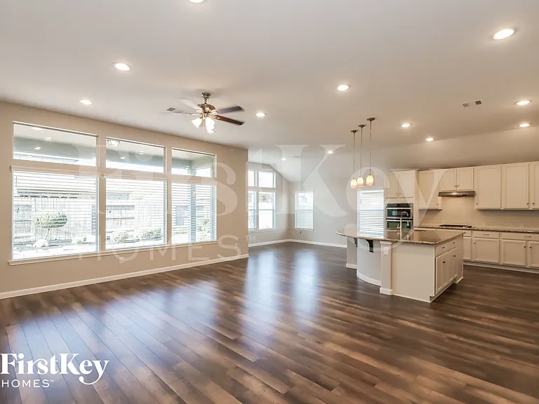 6011 Little Grove Dr — Photo 3