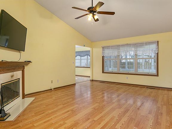 4th image of 7 Woodfield Ln