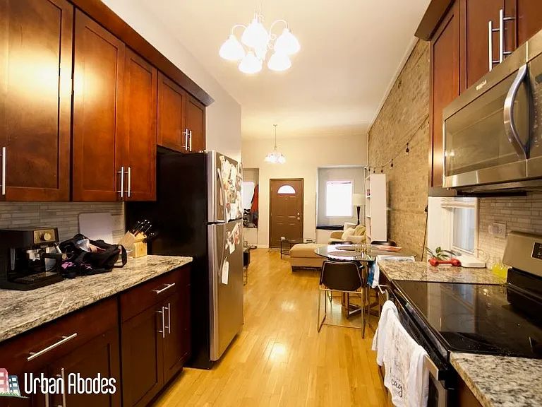 1252 N Greenview Ave #1F — Photo 9
