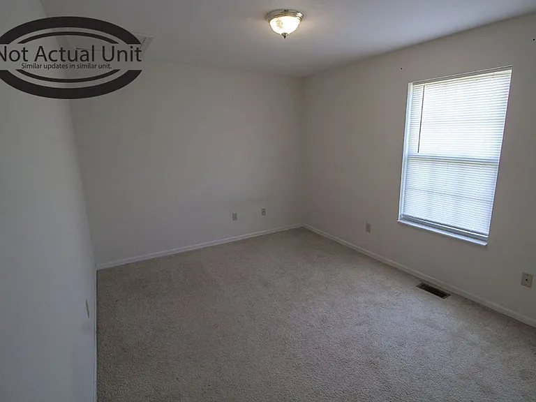 1413-1415 N Frideriki Dr — Photo 10