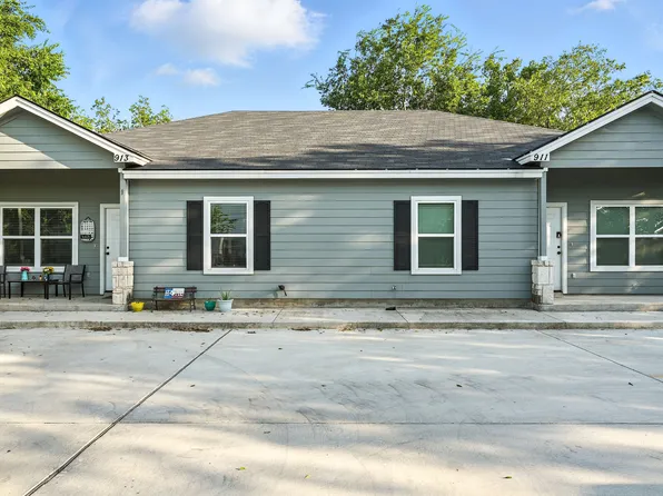 911-913 E Seideman, Seguin, TX 78155