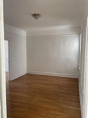 3rd image of 1412 W 7th St